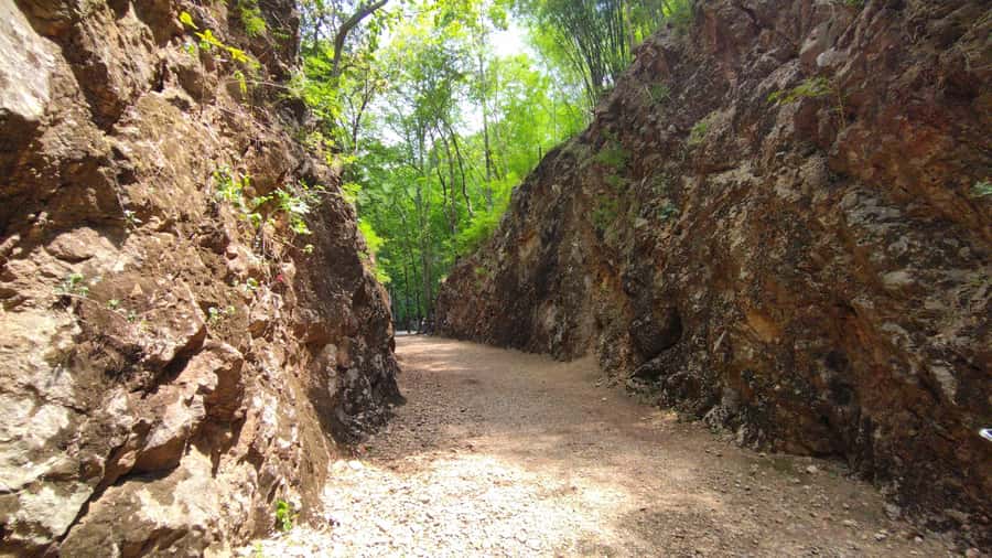From Bangkok: Death Railway & Hellfire Pass Tour with Lunch - Kanchanaburi Railway Museum: details that make the route intelligible