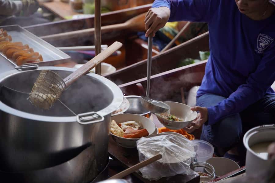 From Bangkok: Floating Market and Ayutthaya Guided Day Tour - Ayutthaya Historical Park: three temples and the kind of ruins that stick with you