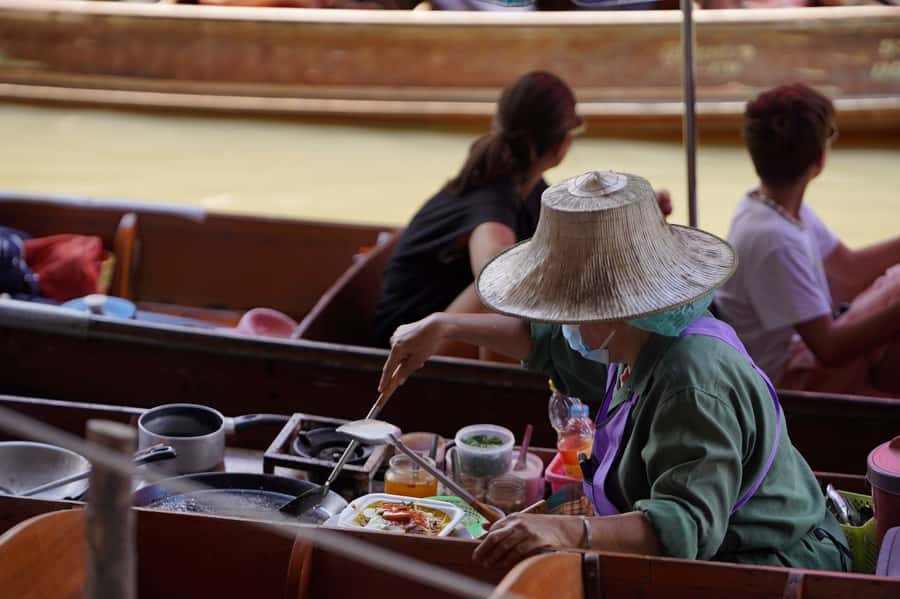 From Bangkok: Floating Market and Ayutthaya Guided Day Tour - Food and breaks: lunch that’s actually included (and helps you keep going)