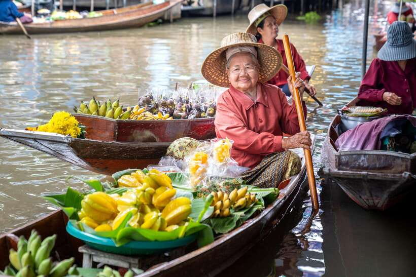 From Bangkok: Railway & Damnoen Saduak Floating Market Tour - Morning logistics: the early start that actually helps