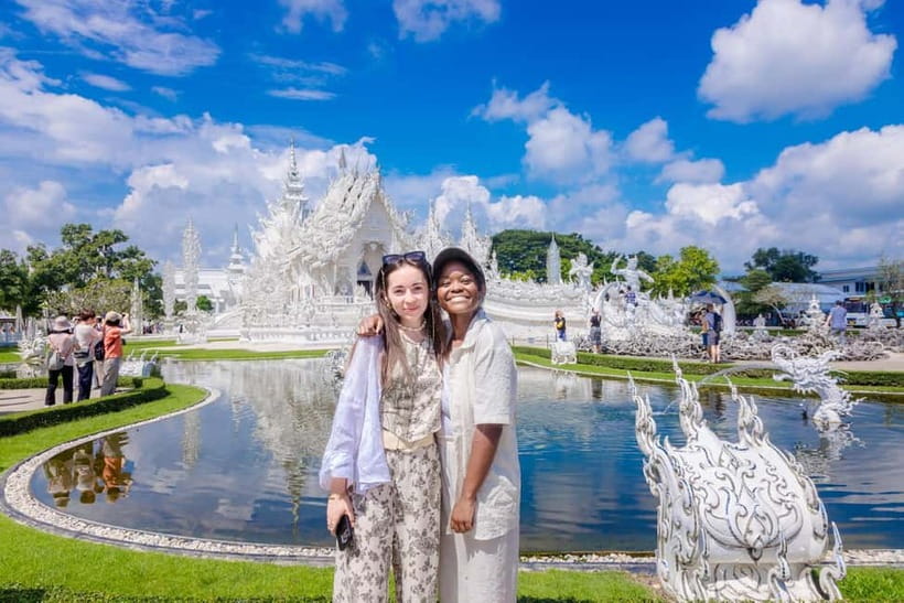 From Chiang Mai: White Temple Black House and Blue Temple - Dress code and kit checklist: avoid the last-minute hassle