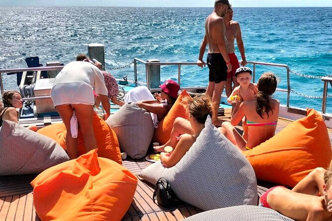 Full day snorkeling adventure around Koh Tao - Crowds, Turtle Etiquette, and Coral Reality
