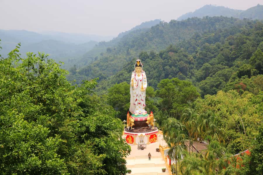 Full-Day Temple Tour Including Dragon Cave from Khao Lak - Bang Rieng Temple: big pagoda energy and the view payoff