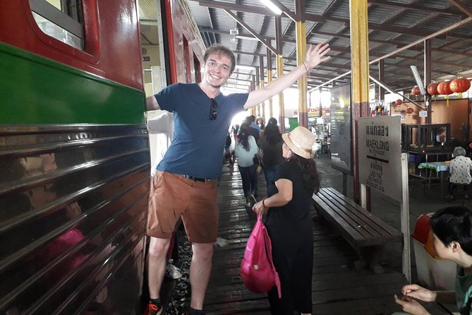 Half-Day Railway Market and Floating Market Tour in Thailand - Damnoen Saduak Floating Market by long-tail boat: canal life and souvenir hunting