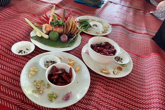 Half-Day Thai Cooking Class at Organic Farm in Chiang Mai - Curry paste, curry, stir-fry, soup, spring rolls: learning the core Thai techniques