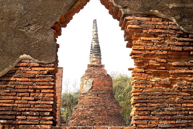 Historical City of Ayutthaya - Unesco Full Day Tour From Bangkok - Wat Chaiwatthanaram: built in 1630 and made to last