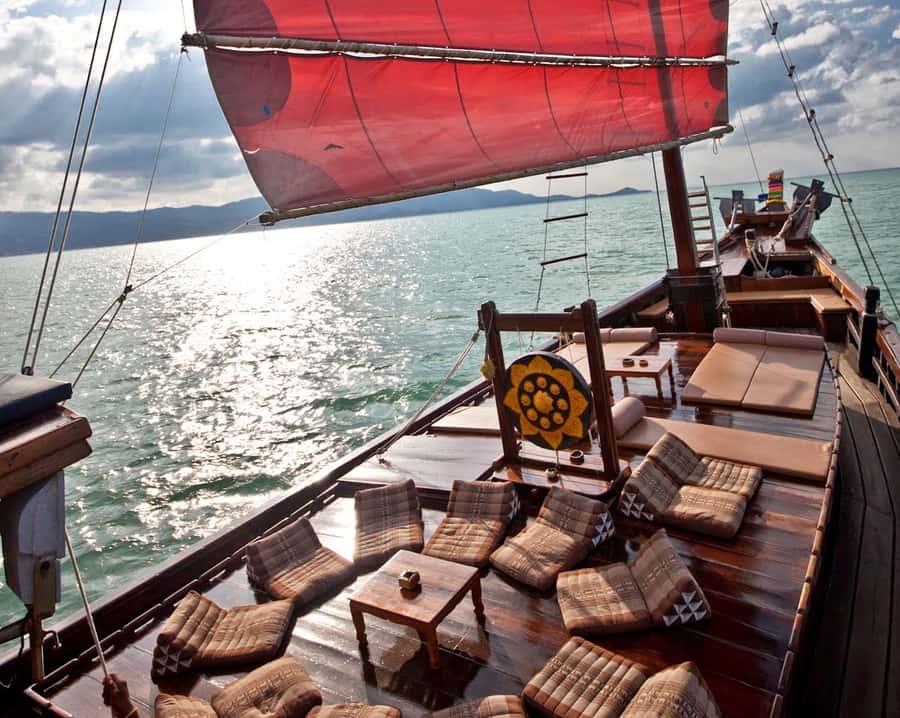 Koh Samui: Koh Phangan Island Full-Day Cruise with Sunset - How much walking and climbing is involved?