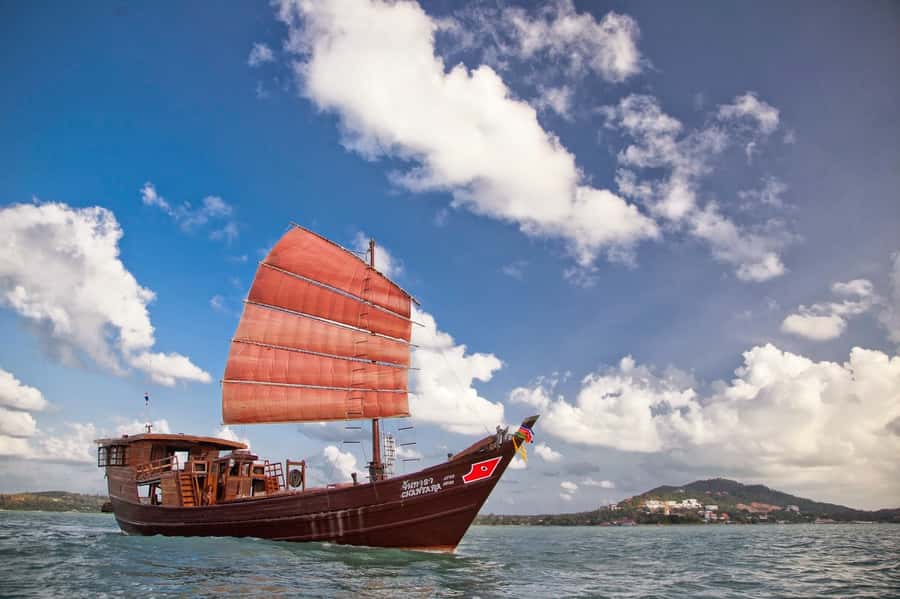 Koh Samui: Koh Phangan Island Full-Day Cruise with Sunset - Lunch buffet and snacks onboard: food that keeps the mood easy