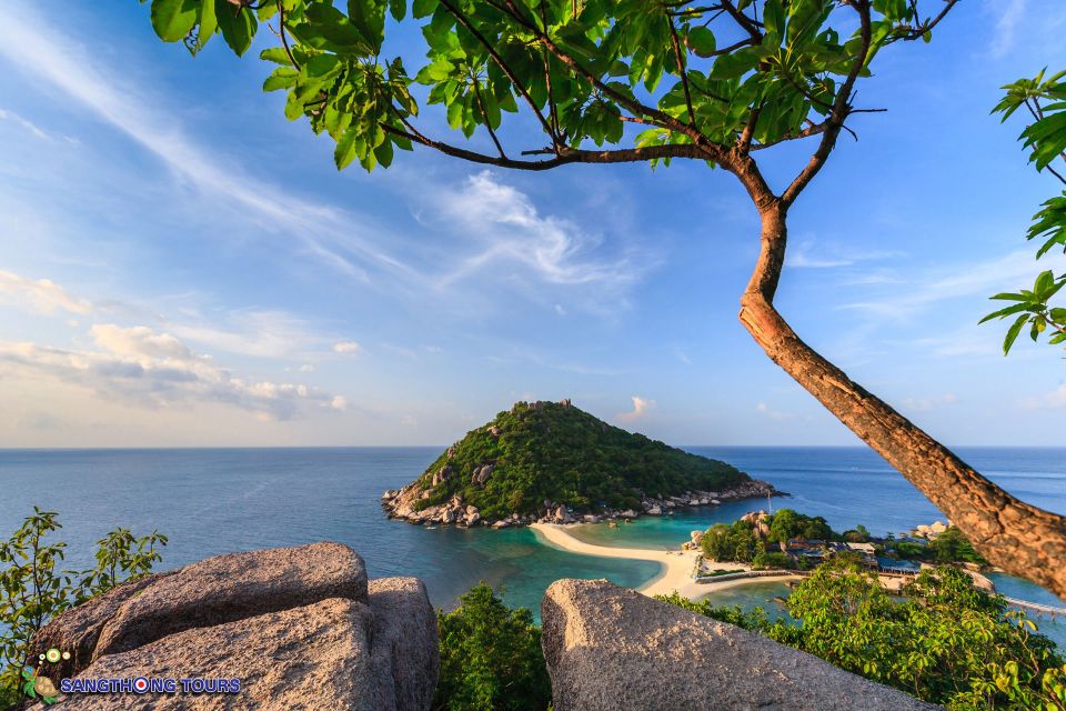Koh Tao: Islands Snorkeling Highlights Day Tour & Lunch - Ao Hin Wong: boulders, clear water, and shallow-feeling wildlife