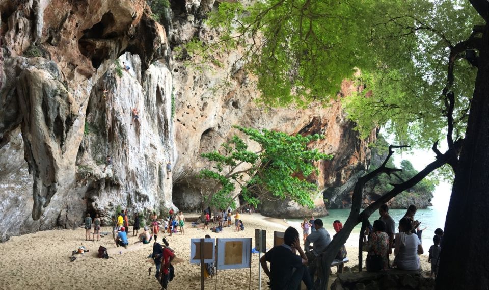 Krabi: 4 Islands Day Trip by Speedboat Including Lunch Box - Ko Tup: the low-tide sand connection that makes people stop and stare