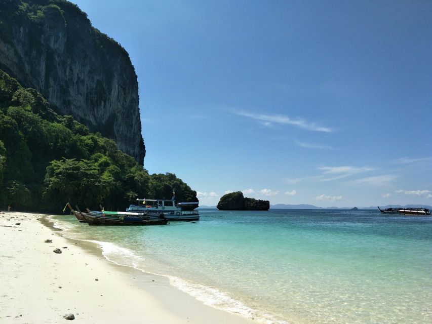 Krabi: 4 Islands Day Trip by Speedboat Including Lunch Box - Chicken Island: photo stop plus real snorkeling time