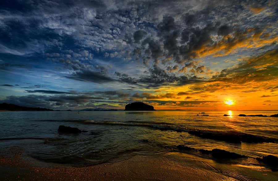 Krabi: Bioluminescent Plankton, Snorkeling & Sunset Tour - Getting on the water: pickup timing in Ao Nang and Railay East