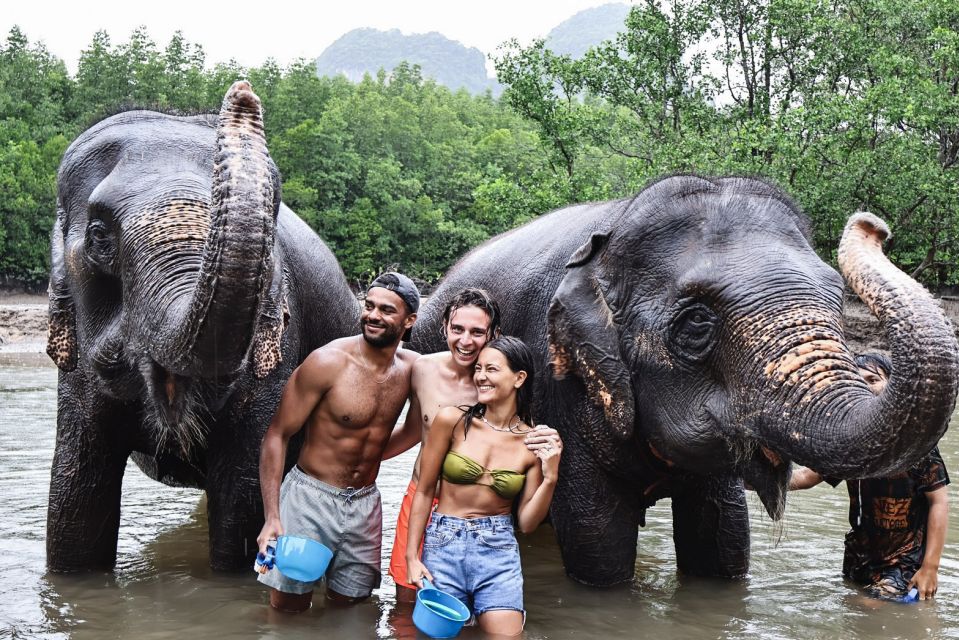 Krabi: Elephant Bathing Session at Krabi Elephant Shelter - A few practical notes on animal care and the interaction style