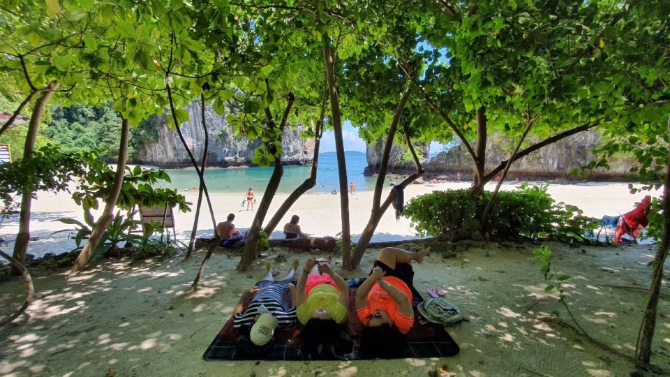 Krabi: Hong Islands Day Trip by Speedboat with Lunch - Hong Island main beach time: swimming, wildlife spots, and photo-friendly shorelines