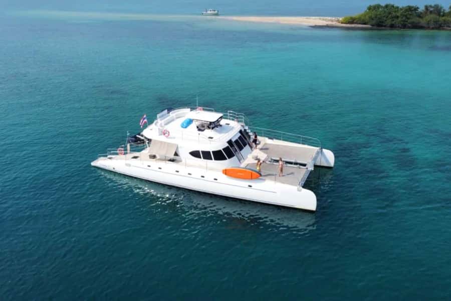 Pattaya: 3 Islands Day Tour on Catamaran with Buffet Lunch - The first cruise hour: settling in on the water