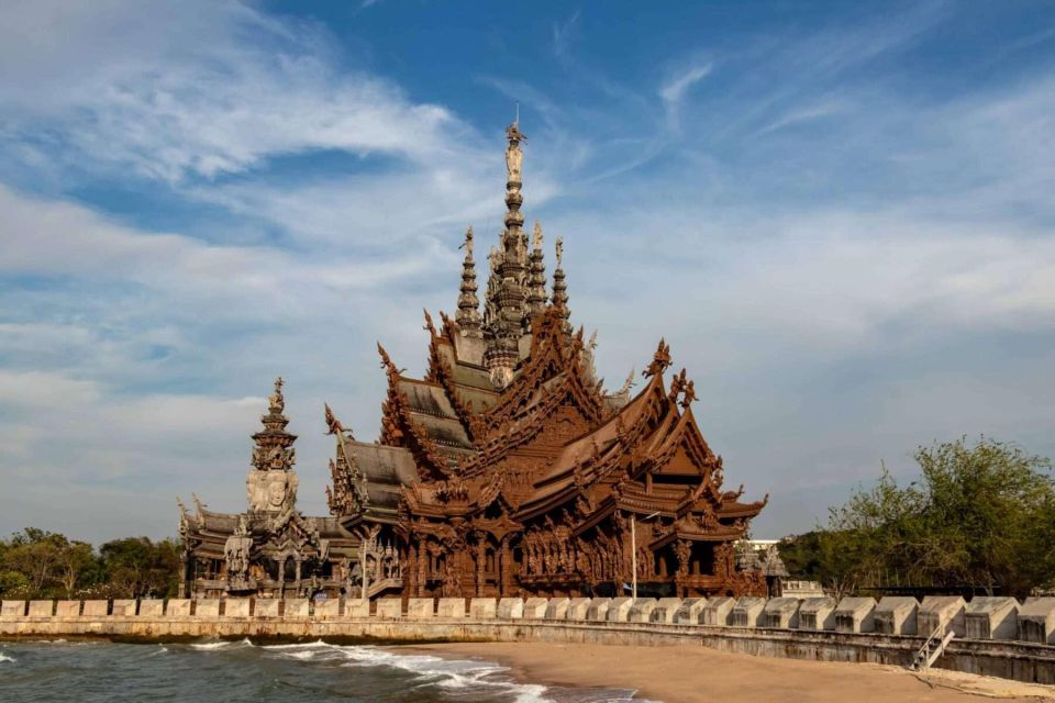 Pattaya: The Sanctuary of Truth Admission Ticket - The guided museum tour: using the guide names and languages to your advantage