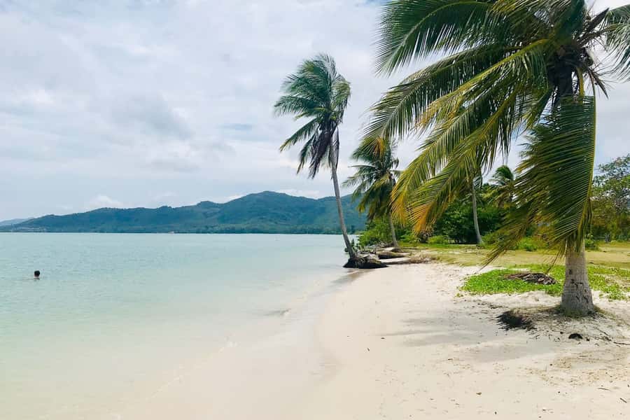Phang Nga Bay: Early Bird James Bond & Beyond Tour - Koh Panak caves: walking into the quieter side of the bay