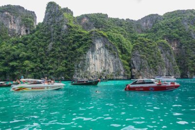 Phi Phi Islands Adventure Day Trip w/ Seaview Lunch by V. Marine - Pileh Lagoon and Viking Cave: the water is the point