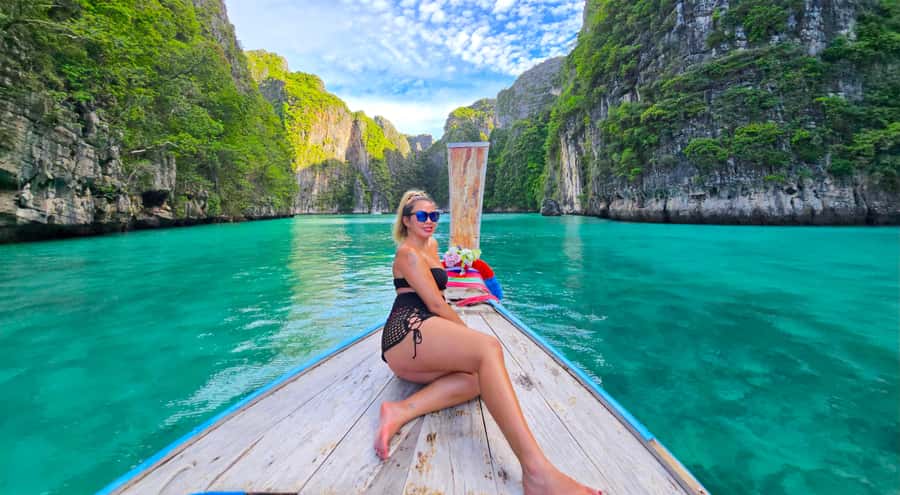 Phi Phi: Private Longtail Boat to Maya Bay with Snorkeling - Pileh Lagoon swimming: the water you came for
