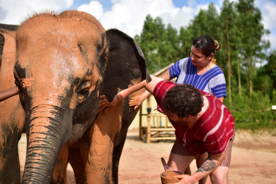 Phuket: Elephant Experience with Lunch or Dinner and Pickup - Tie-dye with Karen techniques: your free handkerchief-sized souvenir