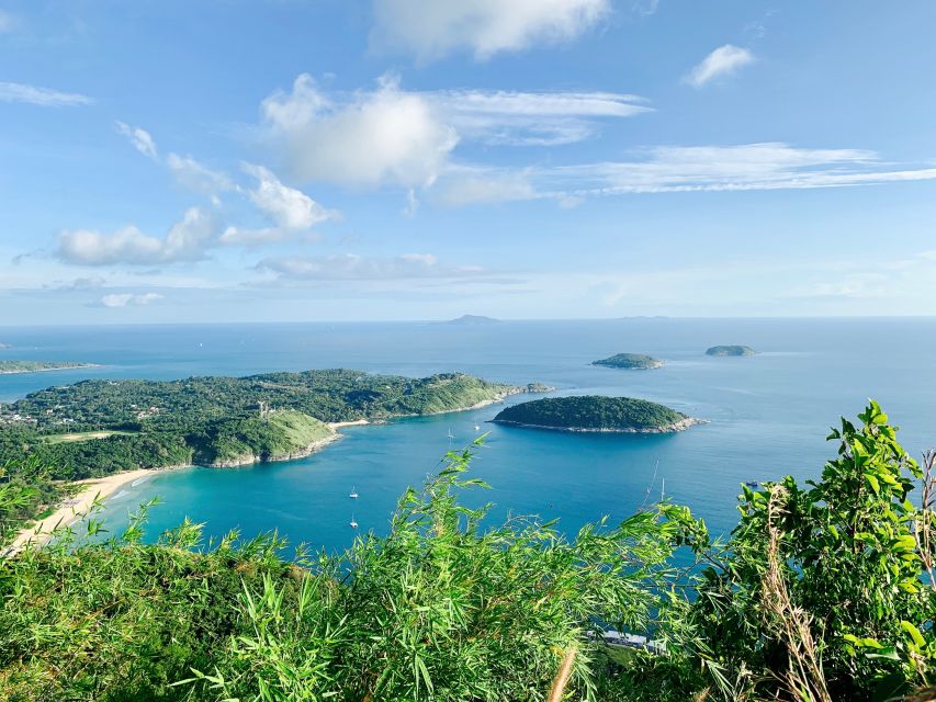 Phuket: Half-Day City Highlights and Viewpoints Group Tour - Big Buddha on Nakkerd Hills: 45 meters of calm, plus a real-world risk