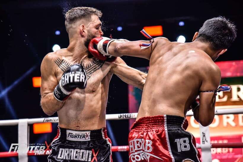 Phuket: Patong Boxing Stadium Muay Thai Match Ticket - The Pace of the Night: Bouts, Energy, and Crowd Atmosphere
