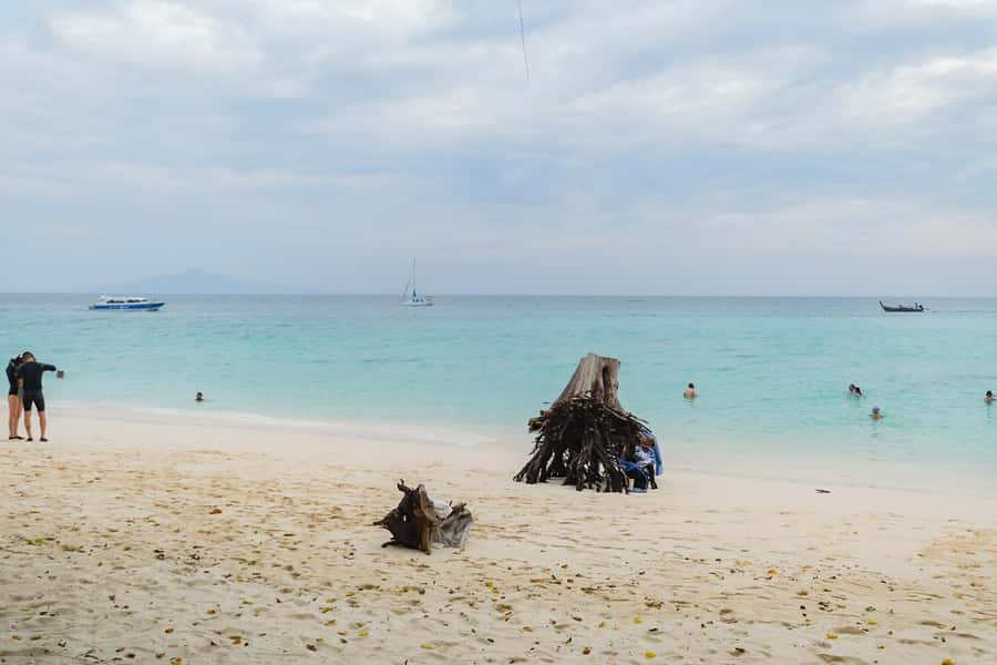 Phuket: Phi Phi, Bamboo & Maithon by Premium Speed Catamaran - Pileh Lagoon: quick views, good photo timing