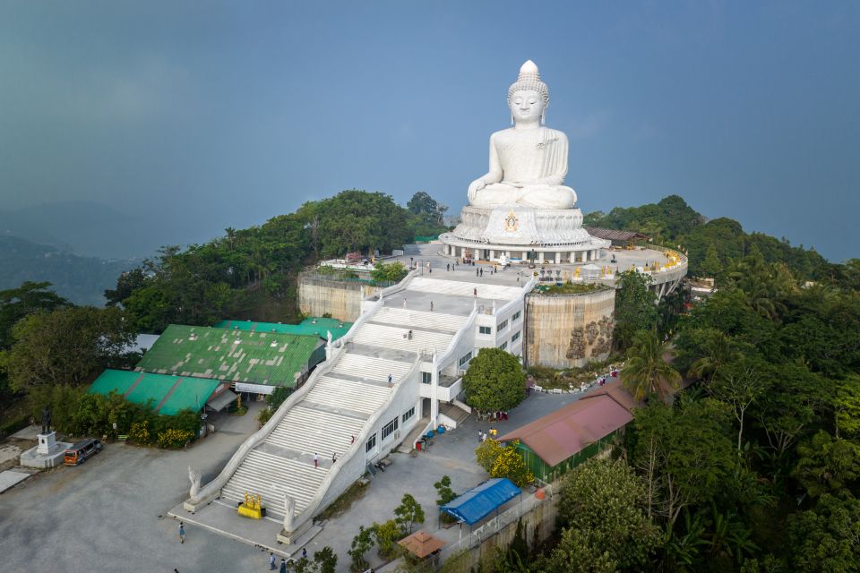 Phuket: Wat Chalong, Viewpoint, and Old Town Guided Tour - The cashew nut factory stop: quick, snackable, and usually painless