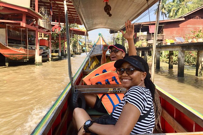 Private Excursion to Maeklong Railway and Floating Markets - Damnoen Saduak on foot: walking time, desserts, and shopping without pressure