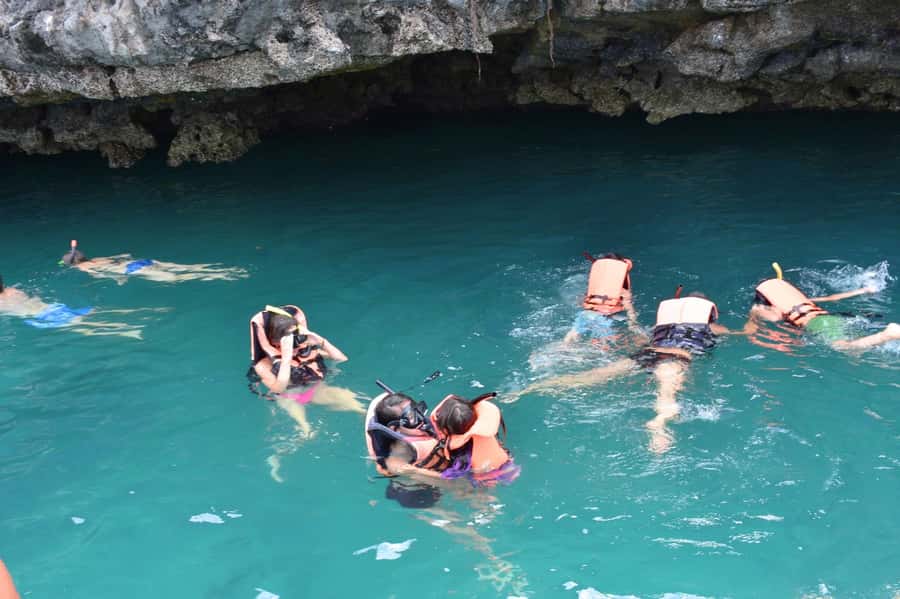 Samui: Angthong Marine Park Boat Tour w/ Transfer and Meals - The morning cruise: breakfast on board and time to get your bearings