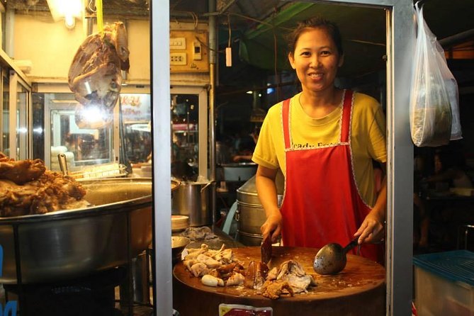 Small-Group Chiang Mai Evening Street Food Tour - Why Chiang Mai Night Markets Work Better With a Small-Group Plan