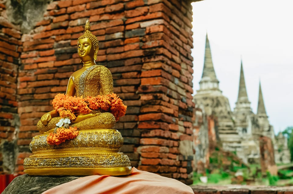 The Old Siam: Ayutthaya Temples Small Group Tour with Lunch - Wat Lokaya Sutha: the reclining Buddha that changes the mood
