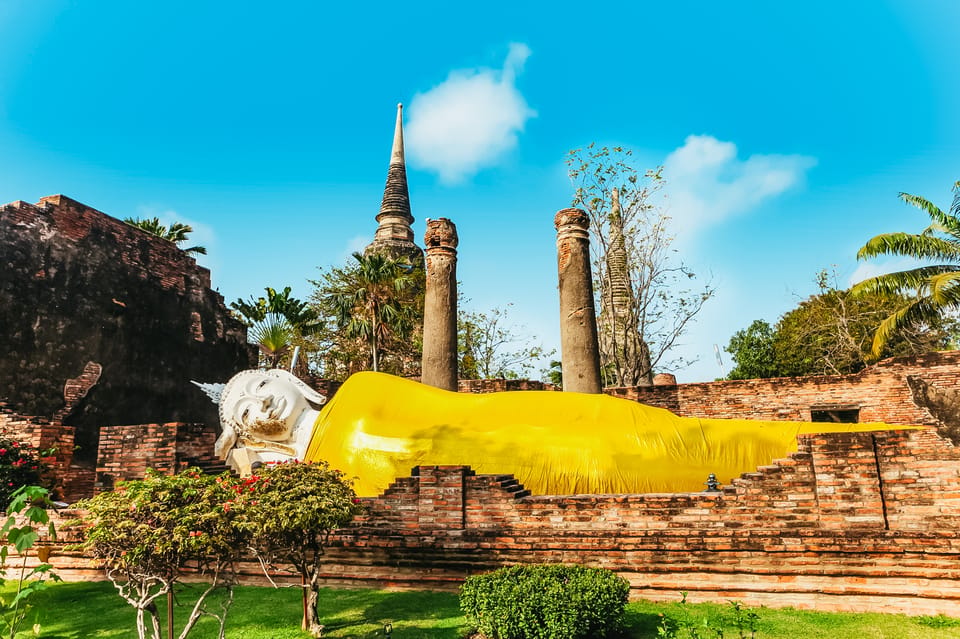 The Old Siam: Ayutthaya Temples Small Group Tour with Lunch - Wat Chaiwatthanaram: Angkor-style temple power in Ayutthaya