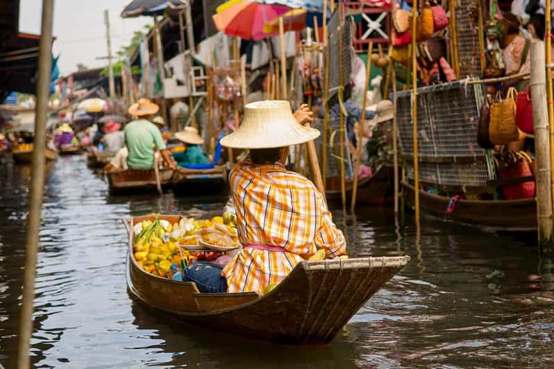 The Old Siam: Damnoen Saduak and Maeklong Railway Market - Maeklong Railway Market: Talad Rom Hup in real time